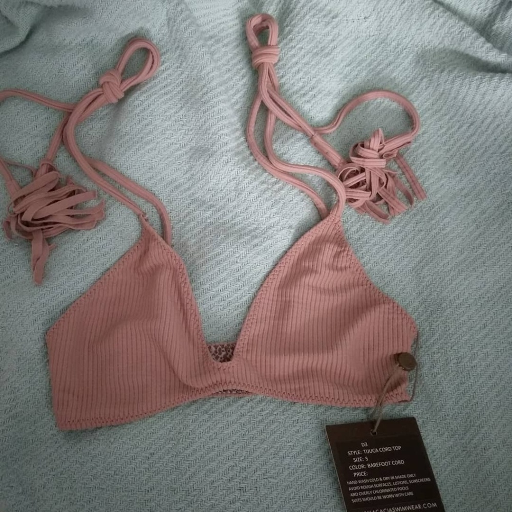 acacia top small nwt